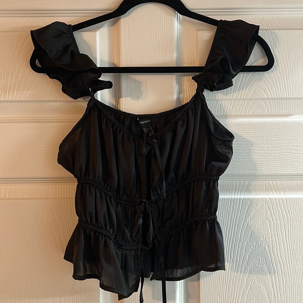 Black crop tank